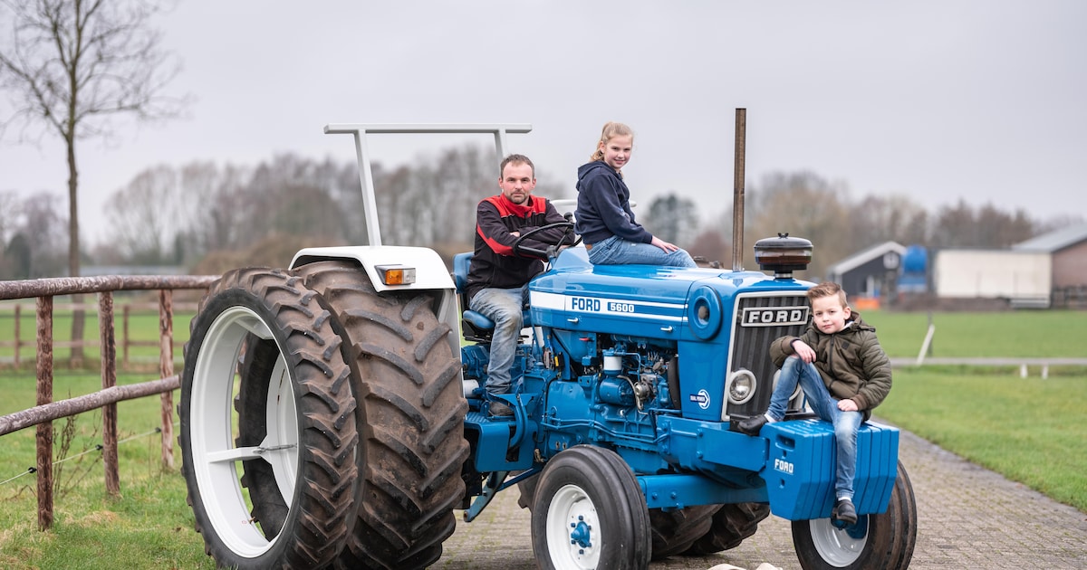 Een peperdure Porsche of Ferrari? Nee, geef Johrin maar een trekker ...