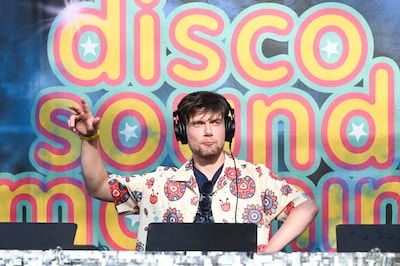 David (27) maakt zijn droom waar: ondanks beperking is hij dj op Vierdaagsefeesten