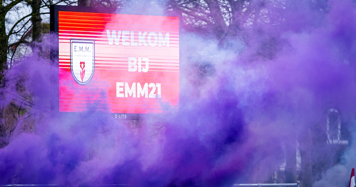 Voetbalclub EMM’21 opent clubhuis in Roelofarendsveen