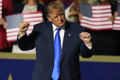 Trump belooft 5.000 dollar aan elke volwassen Amerikaan als Republikeinen tussentijdse verkiezingen winnen