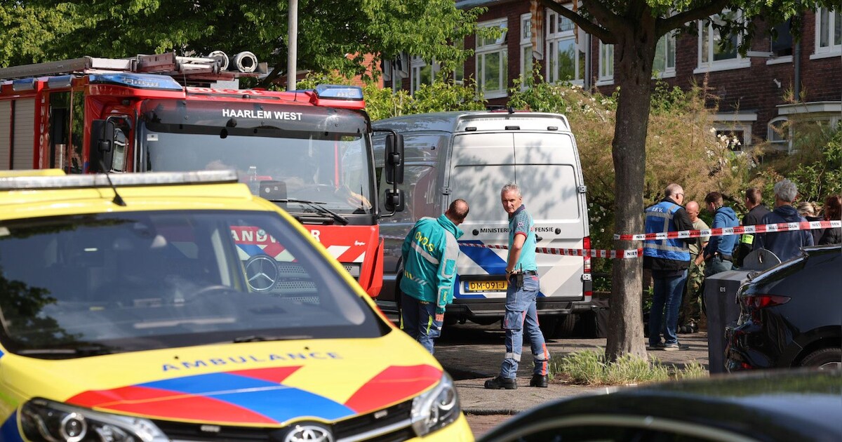 EOD ingezet na inval door politie aan de Van Nesstraat in Haarlem