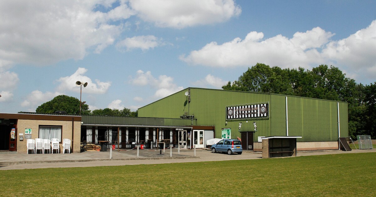 Burgemeester sluit kantine VV Dubbeldam twee zondagen na vechtpartij en vondst wapens