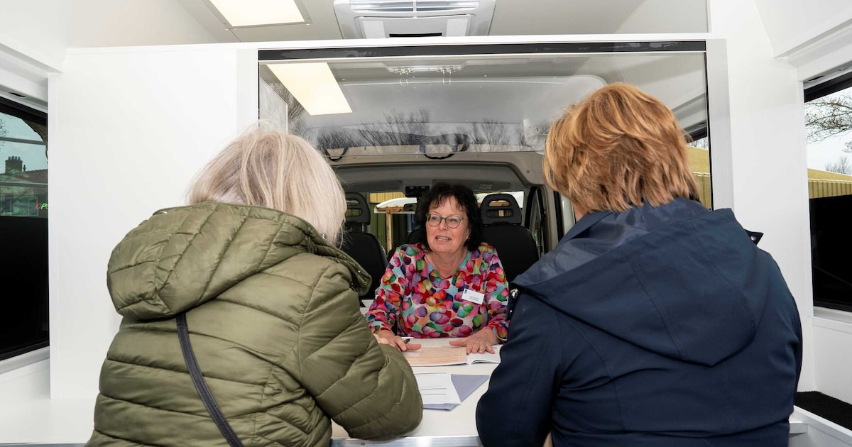 Mobiel steunpunt belastingdienst opent in Julianadorp
