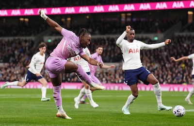 LIVE Premier League | Teruggekeerde sterspeler schiet Spurs heerlijk op voorsprong, Van Hecke voorkomt assist Van Ewijk