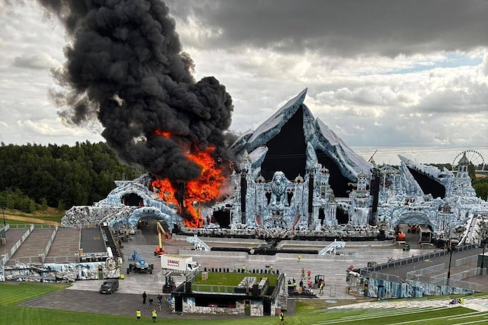 Brand op de mainstage van Tomorrowland.