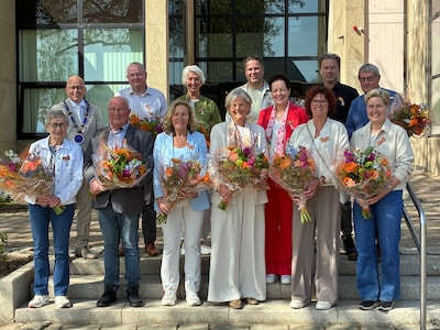 Lintje voor twaalf inwoners van Tubbergen, onder wie een echtpaar: ‘Mensen als u zijn van onschatbar