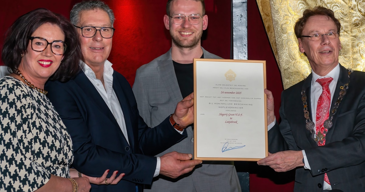 Slagerij Groot in Stede Broec viert jubileum en krijgt predicaat Hofleverancier