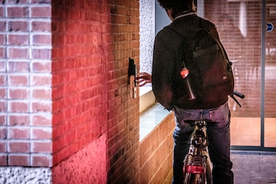 Je huis niet in komen door lege telefoon: Utrechtse studenten verbazen zich over ‘bizar’ toegangssysteem