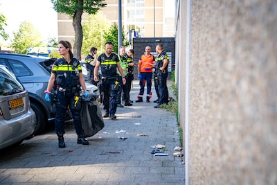 Politie schiet op vluchtende verdachte, man overgebracht naar ziekenhuis