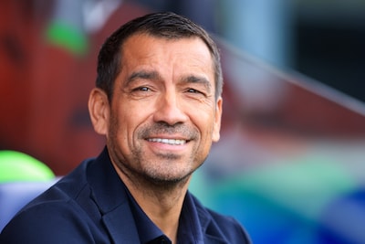 Giovanni van Bronkhorst blij voor Gjivai Zechiël en hoopt dat Luciano Valente stap in toekomst zet