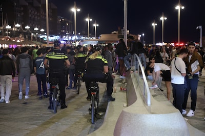 Rellen op Scheveningen door veel politie voorkomen, maar wat doen we aan die grote groepen jeugd?