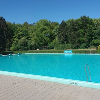 Het is zonnig, maar Baarns bosbad kan niet open door chloortekort