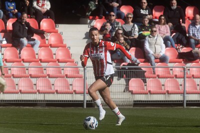 Met elf nieuwe gezichten geeft Excelsior topclub PSV stevig partij, maar grijpt mis