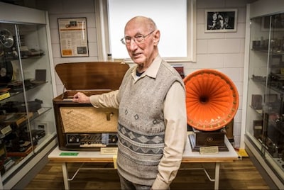 Ook na zijn dood blijft de droom van Henk levend: radiomuseum in Hengelo gaat door