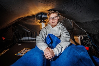 stan-slaapt-de-hele-maand-in-een-tentje-foto-rias-immink