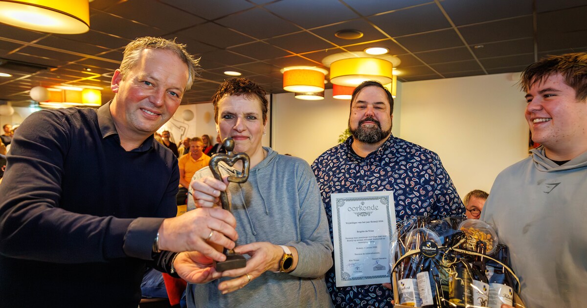 Blokzijl kiest Brigitte (56) als vrijwilliger van het jaar. ‘Mijn hart ligt echt bij de voetbal’