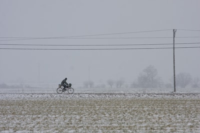 Vergane glorie, die kerstboom. Niet belangrijk meer. Vooruitkijken, en dan zie ik dat het bijna vijf