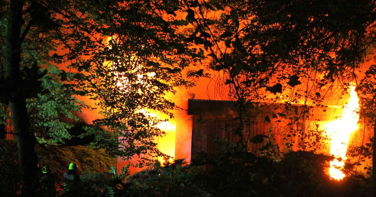 Leegstaand pand verwoest door vlammenzee aan de Stienestraat in Weert