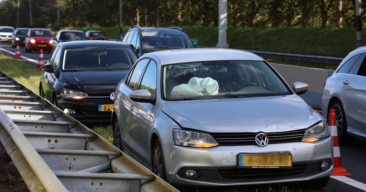 File na botsing op A7 bij Sappemeer, rechterrijstrook dicht