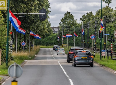 IJsselsteiners halen protestvlaggen tegen noodopvang weg