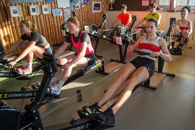 Ergometerkampioenschap is de ultieme conditietraining: ‘Gaat om hoeveel kracht je kunt leveren’