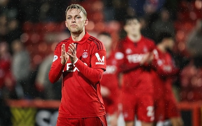 FC Utrecht laat oog vallen op oud-speler van AZ: Jesper Karlsson moet de aanval versterken