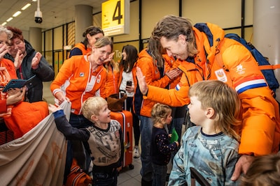 Jens, Jorrit en Jutta gaan op de koffie bij Jetten: hoe belangrijk vindt hij de topsport écht?