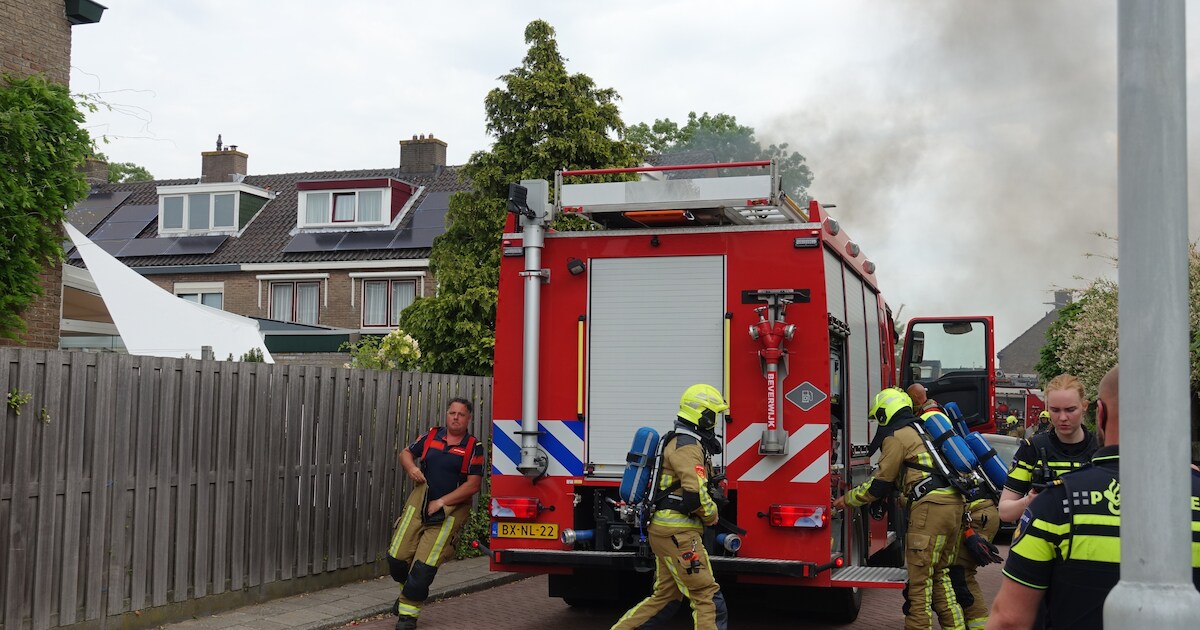 Brand bij huis aan Jan van Bergenstraat in Heemskerk