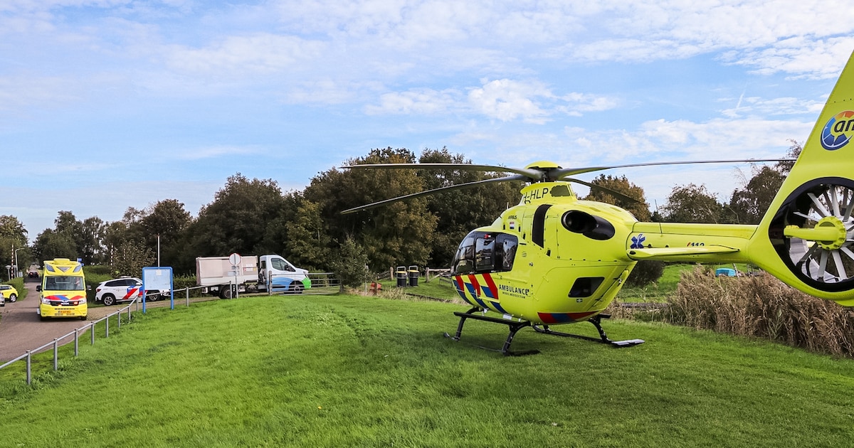 Persoon uit water gehaald bij jachthaven in Oldeouwer, ook traumahelikopter geland