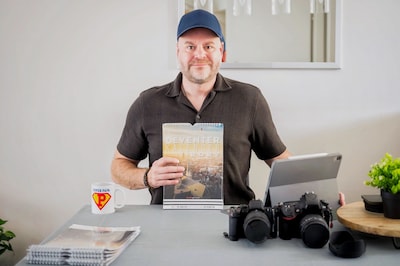 Fotograaf Bart maakt zijn tiende Deventer kalender: ‘Het blauwe uur is mijn specialiteit’