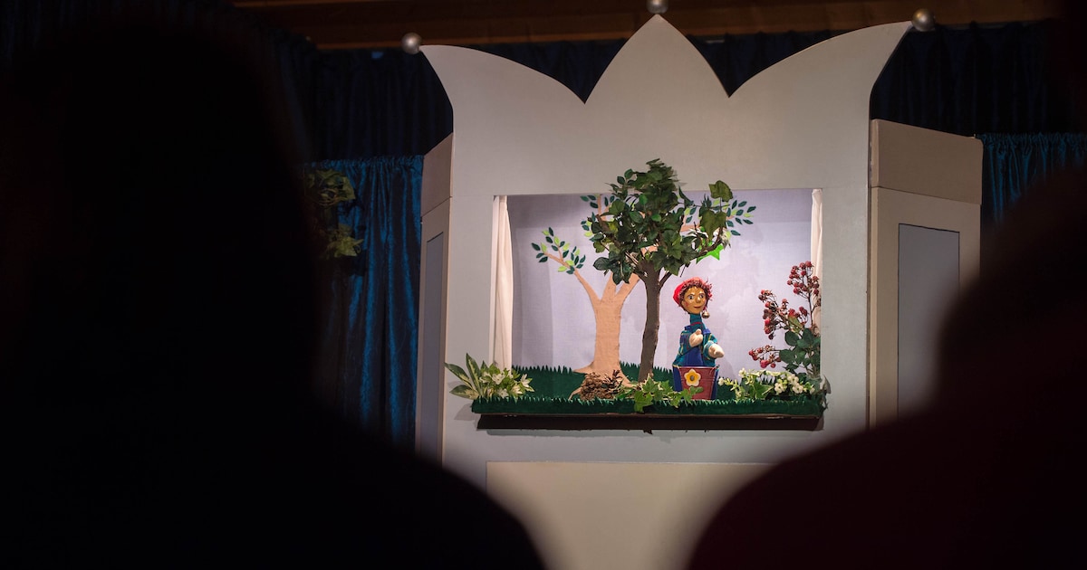 Poppentheater over kip Koba is in Etersheim
