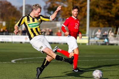 Uitslagen, doelpuntenmakers én wedstrijdverslagen amateurvoetbal (zondag)