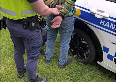 Handhaving treft drugs, miniboksbeugel en gestolen fatbike aan bij controle in Eindhoven