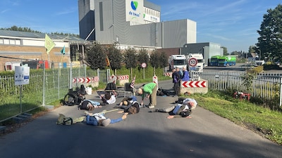 XR kiest opnieuw voor Ravenstein en blokkeert veevoerbedrijf De Heus: ‘Er is daar maar één uitgang’
