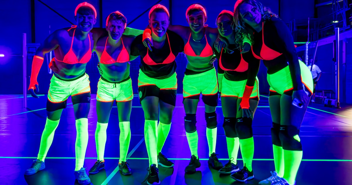 Jubileumeditie Blacklight Toernooi De Waterlanders een lichtgevend succes