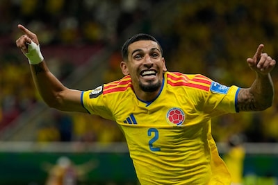 Colombia plaatst zich voor knock-outfase dankzij late treffer Daniel Muñoz