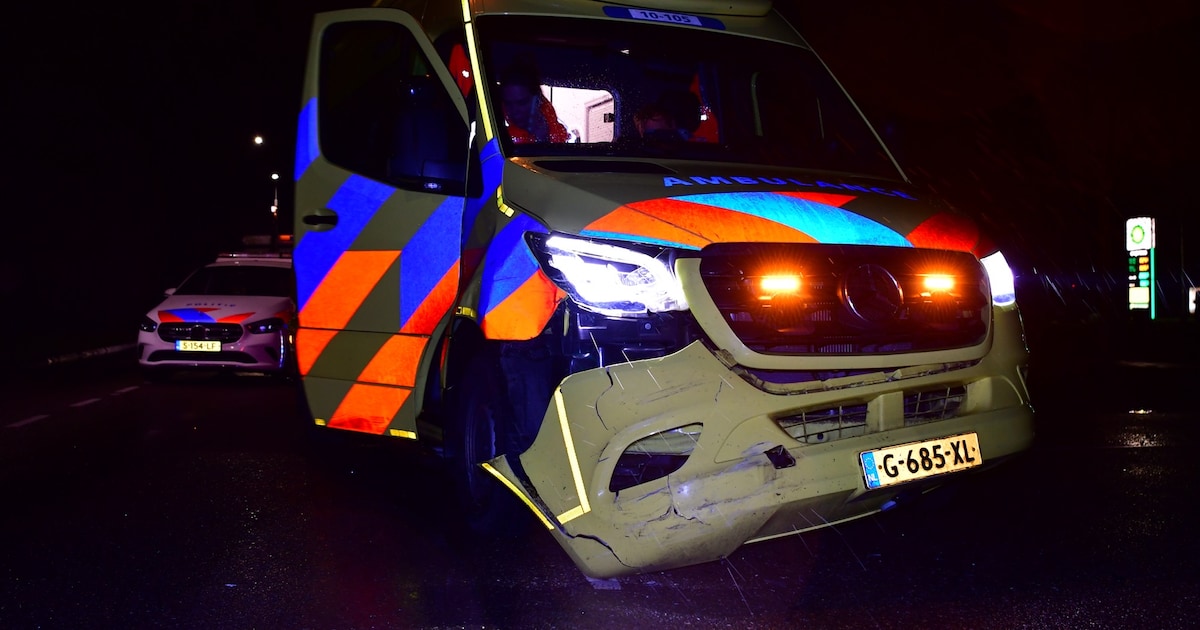 Ambulance betrokken bij ongeval op de Westerdijk in Medemblik