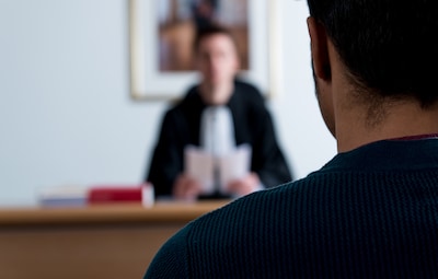 Arie (44) houdt de rechter de hele ochtend voor de gek, maar na de pauze draait hij bij: ‘Ik had er 