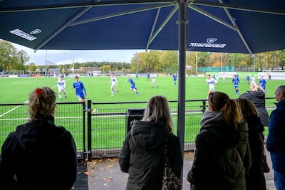 Vivoo wint alweer en viert groot feest op het nieuwe sportpark
