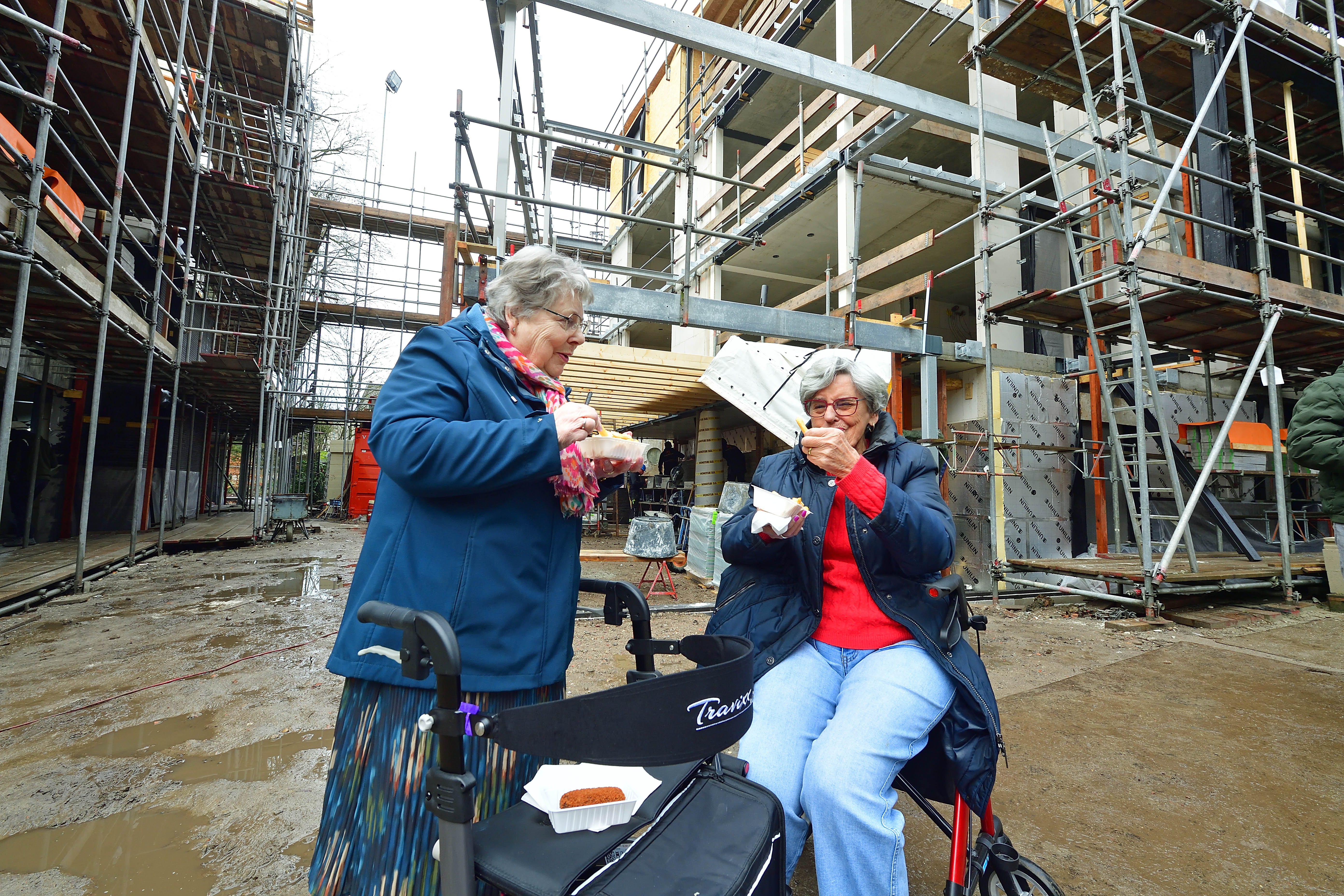 Omwonenden vieren hoogste punt van De Twee Gezusters: ‘23 jaar lang keken we aan tegen die oude troe