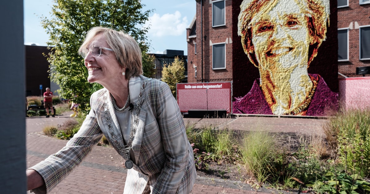 Burgemeester neemt afscheid van Groenlo in Bommelwereld