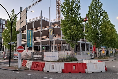 Minstens nog jaar omrijden: weg bij nieuwe rechtbank Almelo blijft dicht