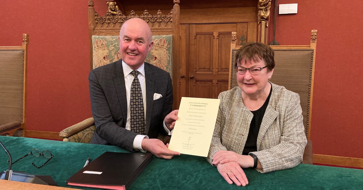 Waarnemend burgemeester Tineke Schokker-Strampel neemt afscheid van gemeente Tytsjerksteradiel