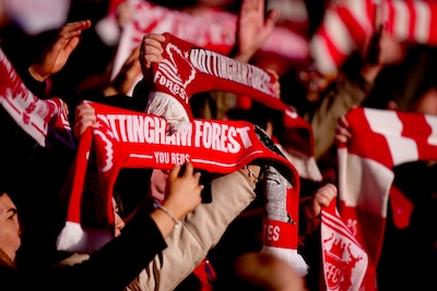 Vrees voor rellen rond FC Utrecht - Nottingham Forest, honderden Engelse fans zonder kaarten op weg 