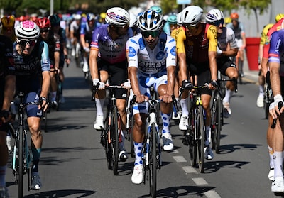 Finale met lokale rondes door Granada van start in slotrit: kan Van Aert hattrick aan etappes voltooien?