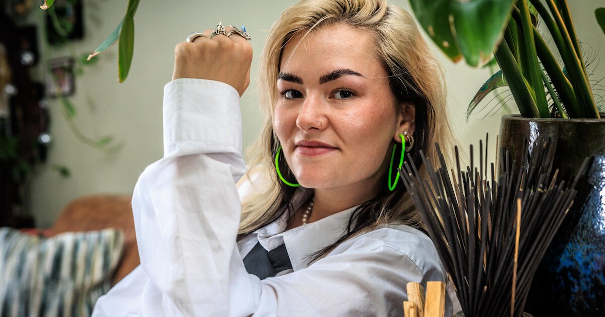 Sofie Edelbroek werd als kind lastiggevallen in het zwembad: ‘Ik groeide op met angst voor mannen’