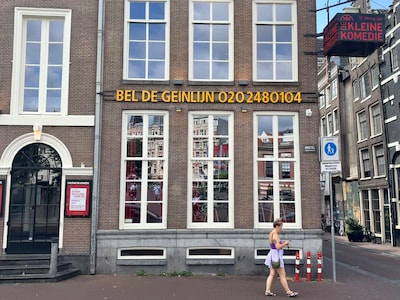 Bad hair day? This Amsterdam phone number will put a smile on your face this summer