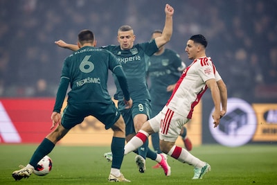 NEC maakt snel gelijk tegen Ajax, Chery schiet penalty overtuigend raak na overtreding Mokio