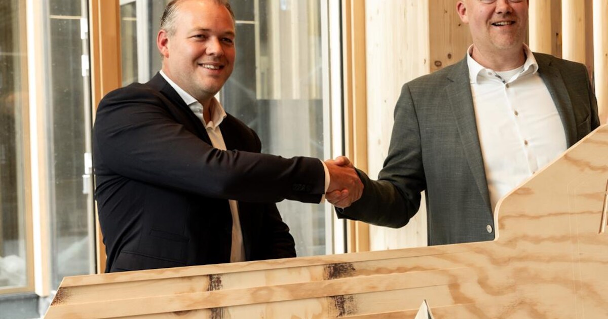 Sleutel overhandigd van circulair gemeentehuis Krimpenerwaard