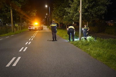 Scooter en auto botsen in Zwolle